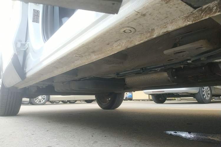 Used Wuling Asta 2022 2.0L DHT Electric Power Version Right Side Sill