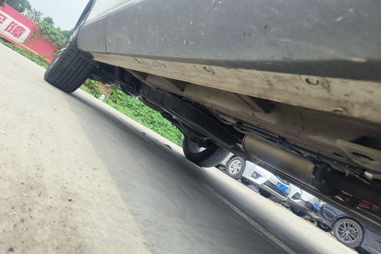 Used Wuling Asta 2022 2.0L DHT Electric-Speed Version Right Side Sill
