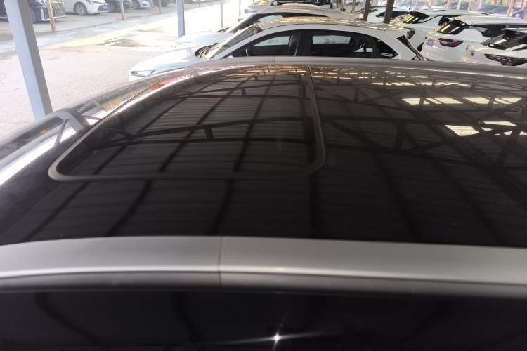 Used Wuling Asta 2022 2.0L DHT Electric-Speed Version Roof