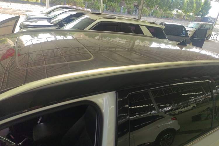 Used Wuling Asta 2022 2.0L DHT Electric-Speed Version Roof