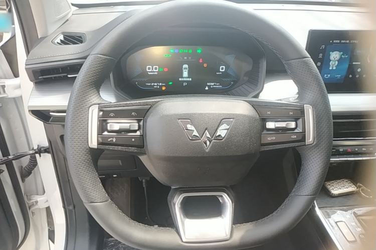 Used Wuling Asta 2022 2.0L DHT Electric-Speed Version Steering Wheel