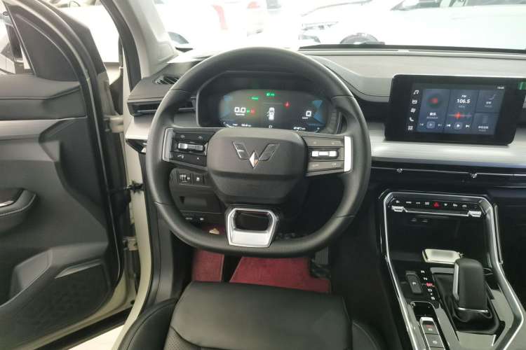 Used Wuling Asta 2022 2.0L DHT Electric Power Version Steering Wheel