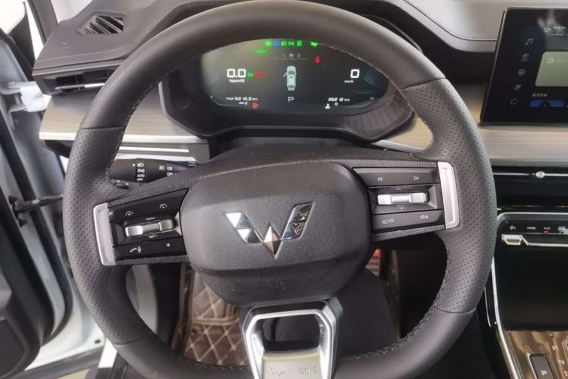 Used Wuling Asta 2022 2.0L DHT Electric-Speed Version Steering Wheel