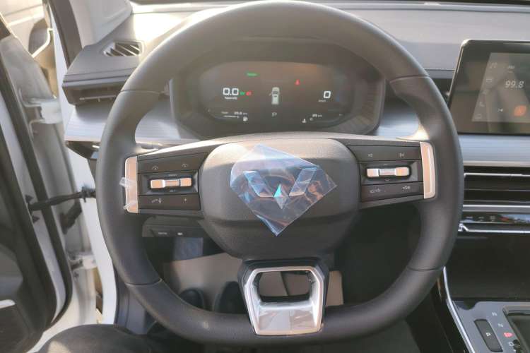 Used Wuling Asta 2022 2.0L DHT Electric Power Version Steering Wheel