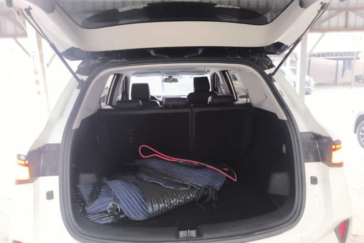 Used Wuling Asta 2022 2.0L DHT Electric-Speed Version Trunk