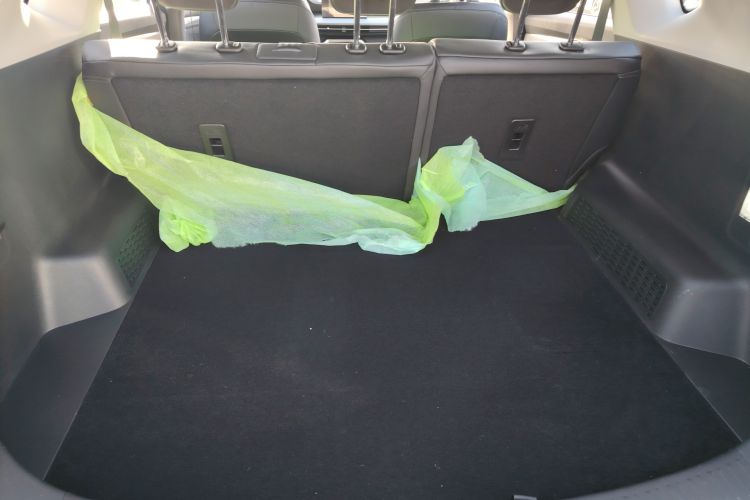 Used Wuling Asta 2022 2.0L DHT Electric Power Version Trunk