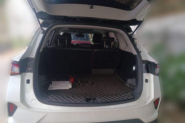 Used Wuling Asta 2022 2.0L DHT Electric-Speed Version Trunk