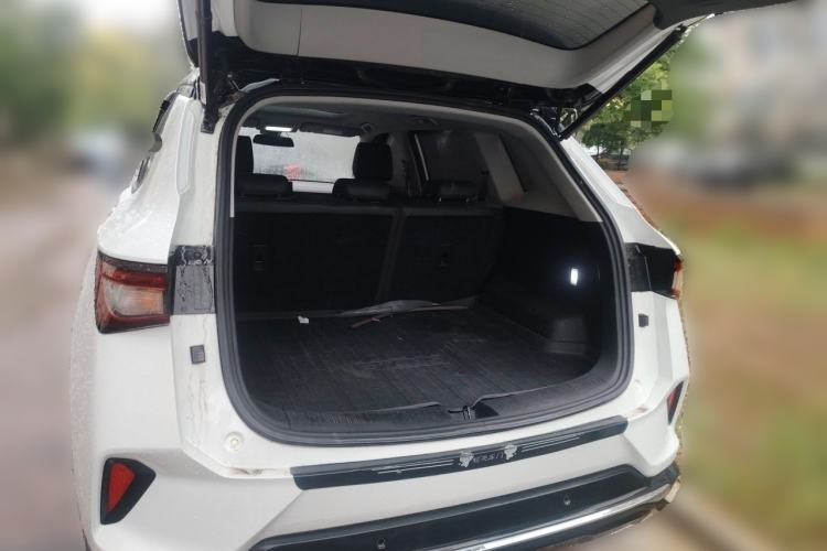 Used Wuling Asta 2022 2.0L DHT Electric-Speed Version Trunk