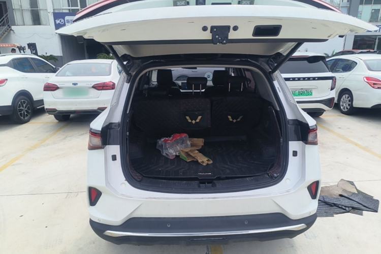 Used Wuling Asta 2022 2.0L DHT Electric-Speed Version Trunk