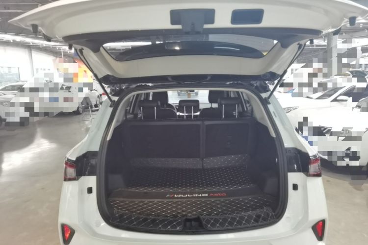 Used Wuling Asta 2022 2.0L DHT Electric-Speed Version Trunk