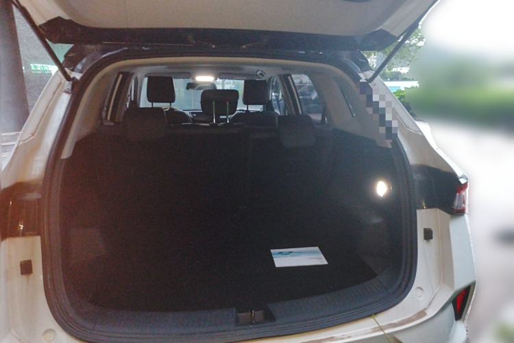 Used Wuling Asta 2022 2.0L DHT Electric-Speed Version Trunk