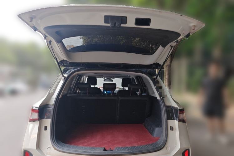 Used Wuling Asta 2022 2.0L DHT Electric-Speed Version Trunk