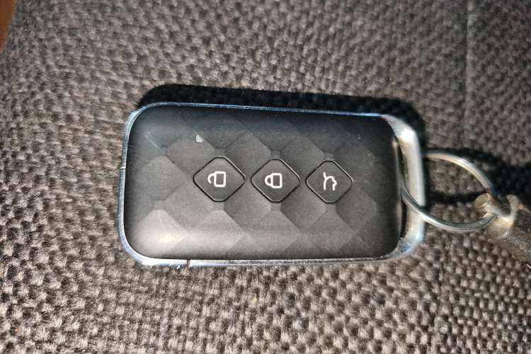 Used Wuling Asta 2022 2.0L DHT Electric-Speed Version Vehicle Key
