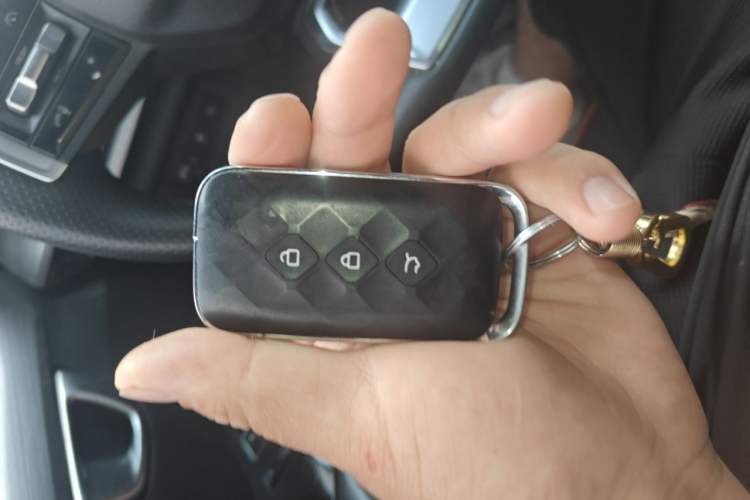 Used Wuling Asta 2022 2.0L DHT Electric-Speed Version Vehicle Key