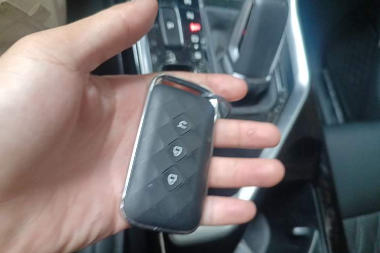 Used Wuling Asta 2022 2.0L DHT Electric-Speed Version Vehicle Key