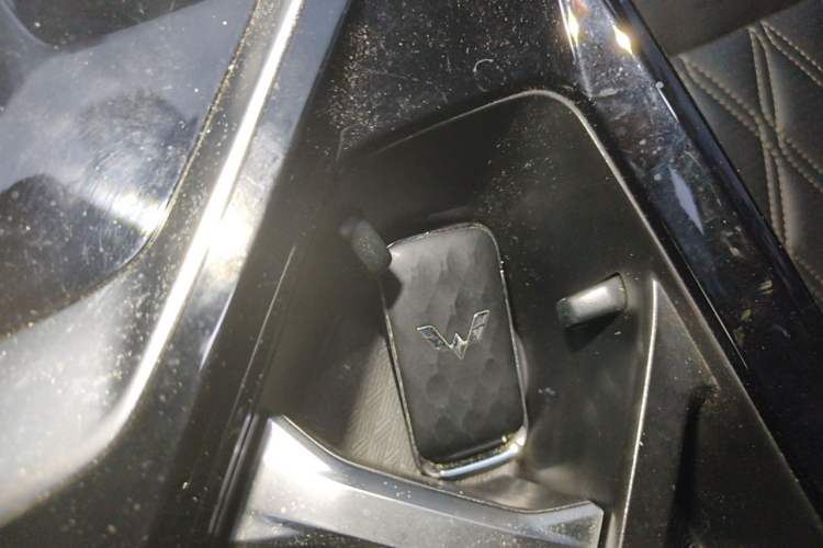 Used Wuling Asta 2022 2.0L DHT Electric-Speed Version Vehicle Key