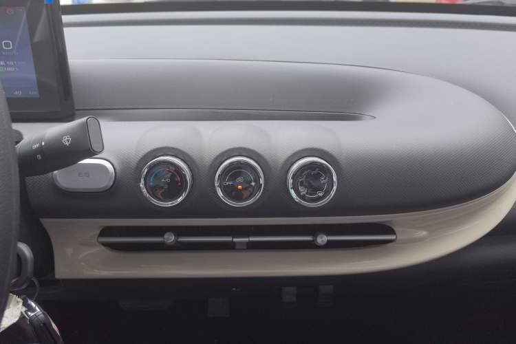 Used Wuling Bingo 2024 203km Light Edition Audio And AC Panel