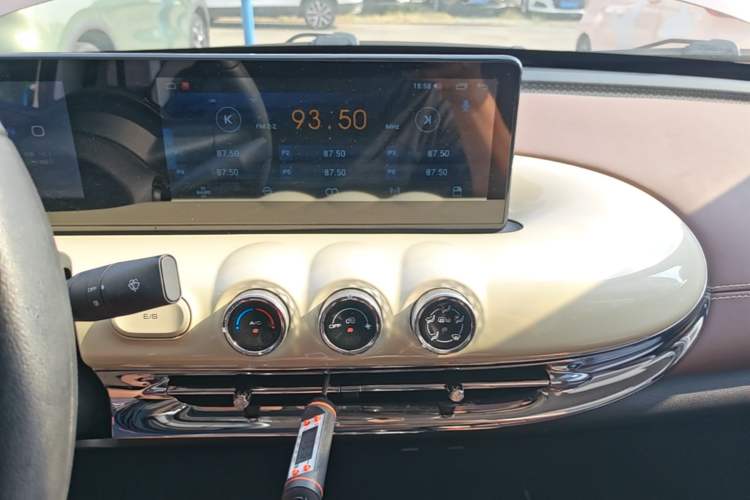 Used Wuling Bingo 2023 203km Comfort Edition Audio And AC Panel