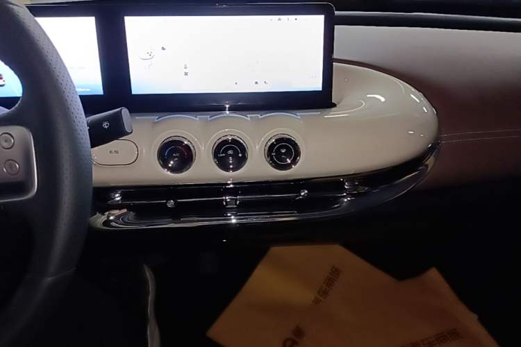 Used Wuling Bingo 2023 333 km Lingxi Connected Version Audio And AC Panel