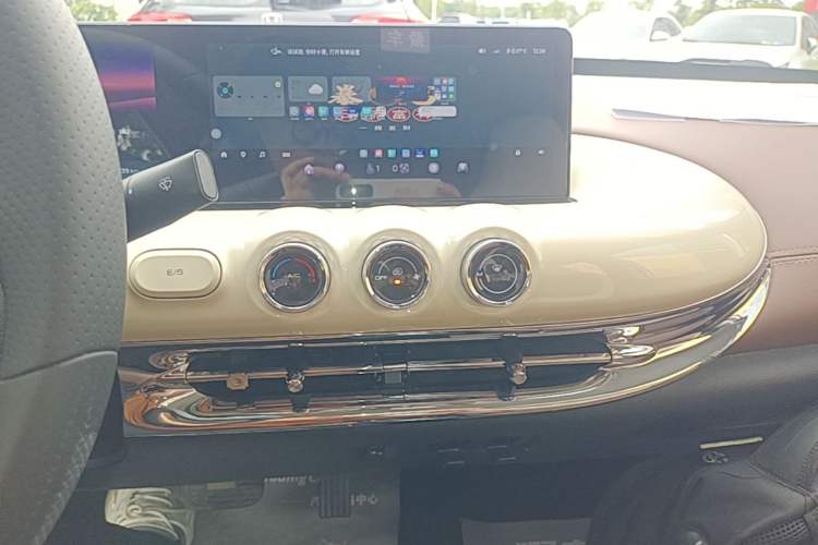 Used Wuling Bingo 2023 333 km Lingxi Connected+ Version Audio And AC Panel