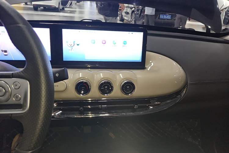 Used Wuling Bingo 2023 333 km Lingxi Connected+ Version Audio And AC Panel