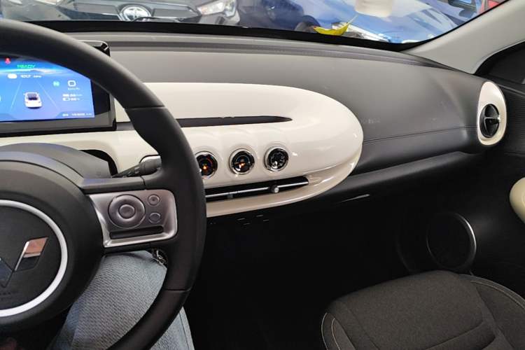 Used Wuling Bingo 2023 203km Light Edition Center Console