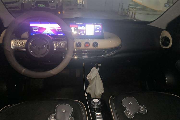 Used Wuling Bingo 2023 333 km Lingxi Connected Version Center Console