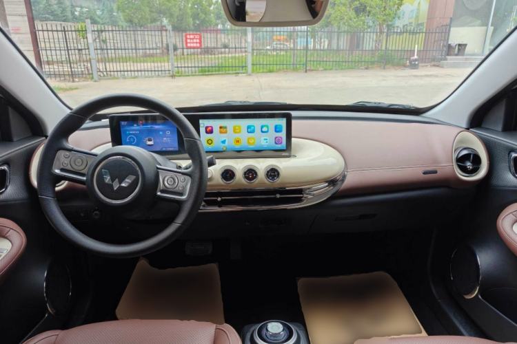 Used Wuling Bingo 2023 203km Comfort Edition Center Console