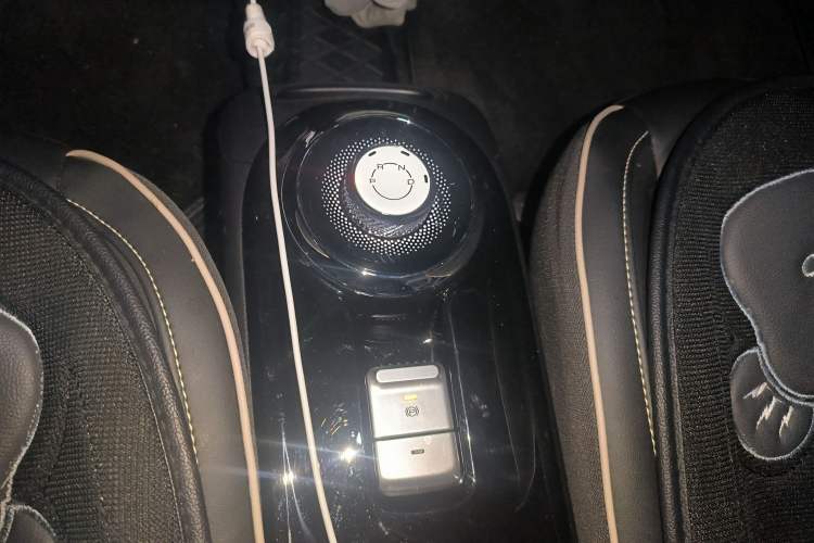 Used Wuling Bingo 2023 333 km Lingxi Connected Version Gear Lever