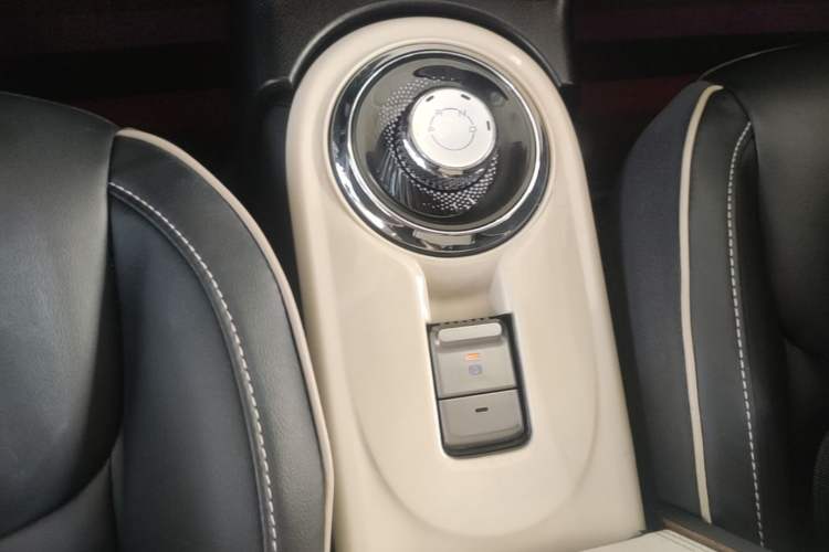 Used Wuling Bingo 2023 333 km Lingxi Connected Version Gear Lever