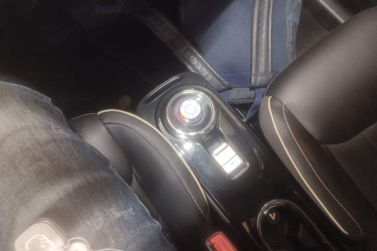 Used Wuling Bingo 2023 333 km Enjoyment Version Gear Lever