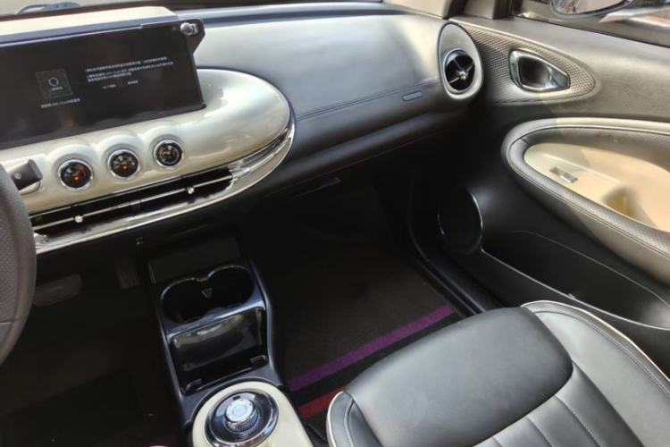 Used Wuling Bingo 2023 333 km Lingxi Connected Version Interior 1