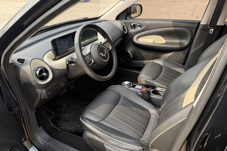 Used Wuling Bingo 2023 333 km Enjoyment Version Interior 1