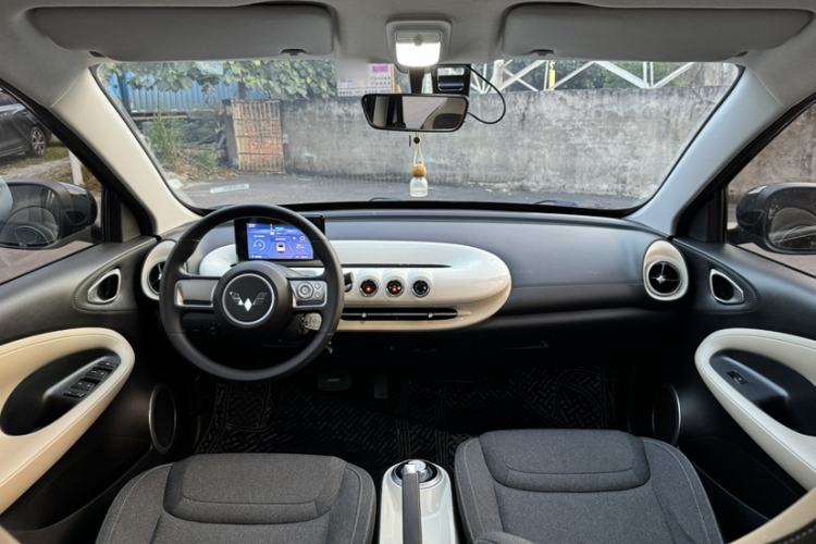 Used Wuling Bingo 2023 203km Light Edition Interior 10