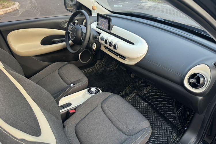 Used Wuling Bingo 2023 203km Light Edition Interior 2