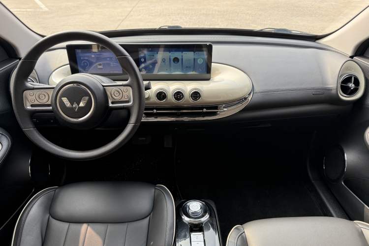 Used Wuling Bingo 2023 333 km Enjoyment Version Interior 2