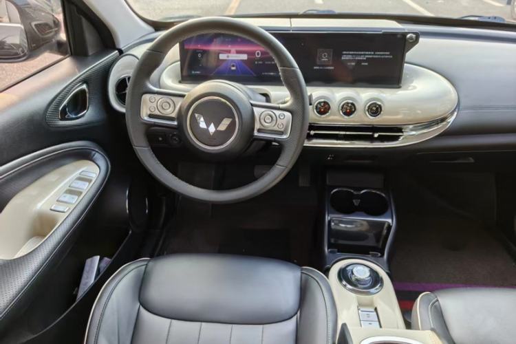 Used Wuling Bingo 2023 333 km Lingxi Connected Version Interior 3