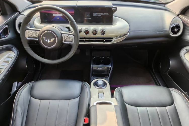 Used Wuling Bingo 2023 333 km Lingxi Connected Version Interior 4
