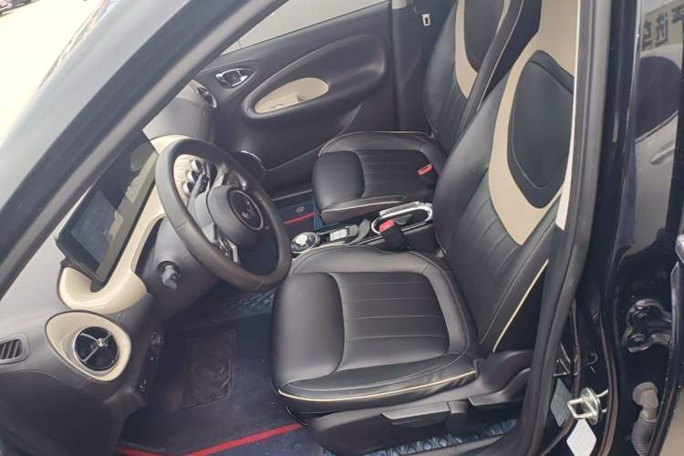 Used Wuling Bingo 2023 333 km Enjoyment Version Left Front Seat
