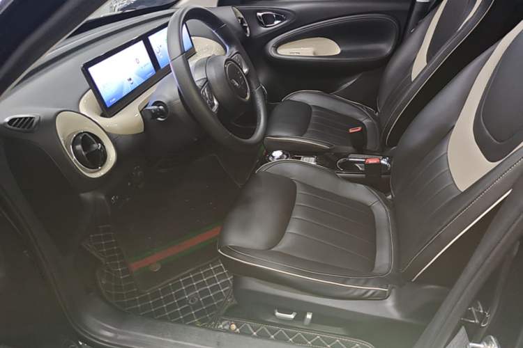 Used Wuling Bingo 2023 333 km Lingxi Connected+ Version Left Front Seat