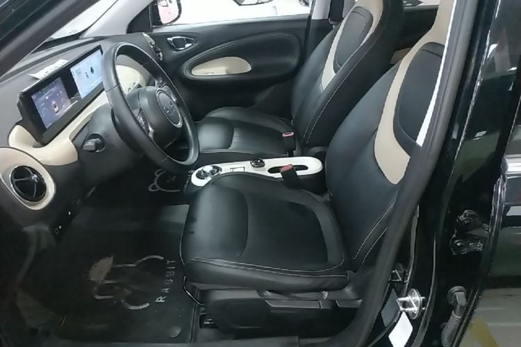 Used Wuling Bingo 2023 333 km Enjoyment Version Left Front Seat