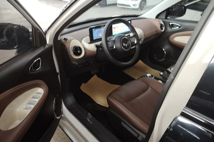 Used Wuling Bingo 2023 203km Comfort Edition Left Front Seat