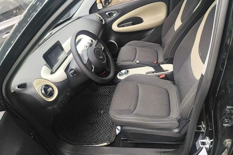Used Wuling Bingo 2023 203km Light Edition Left Front Seat