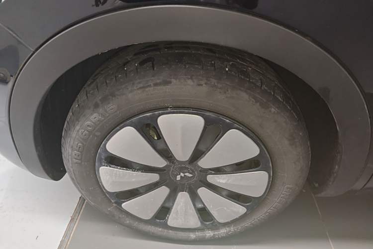 Used Wuling Bingo 2023 333 km Lingxi Connected+ Version Left Front Wheel Hub