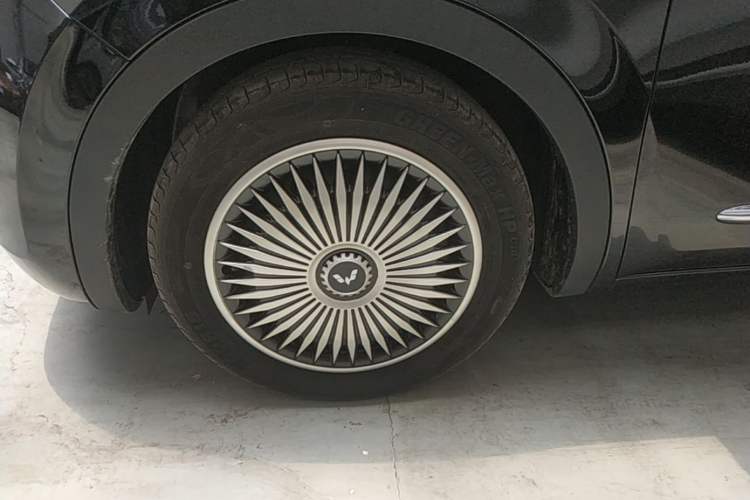 Used Wuling Bingo 2023 333 km Lingxi Connected+ Version Left Front Wheel Hub