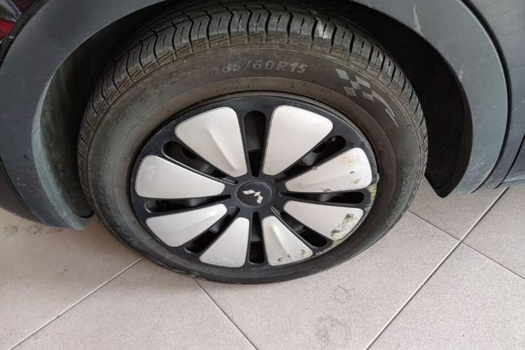 Used Wuling Bingo 2023 333 km Enjoyment Version Left Front Wheel Hub
