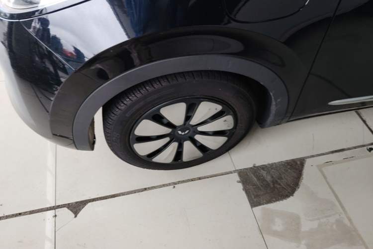 Used Wuling Bingo 2023 333 km Enjoyment Version Left Front Wheel Hub