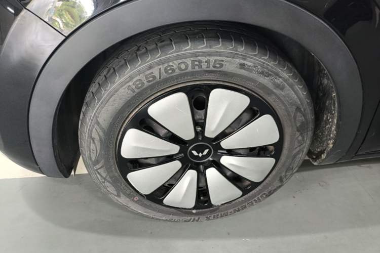 Used Wuling Bingo 2023 333 km Enjoyment Version Left Front Wheel Hub