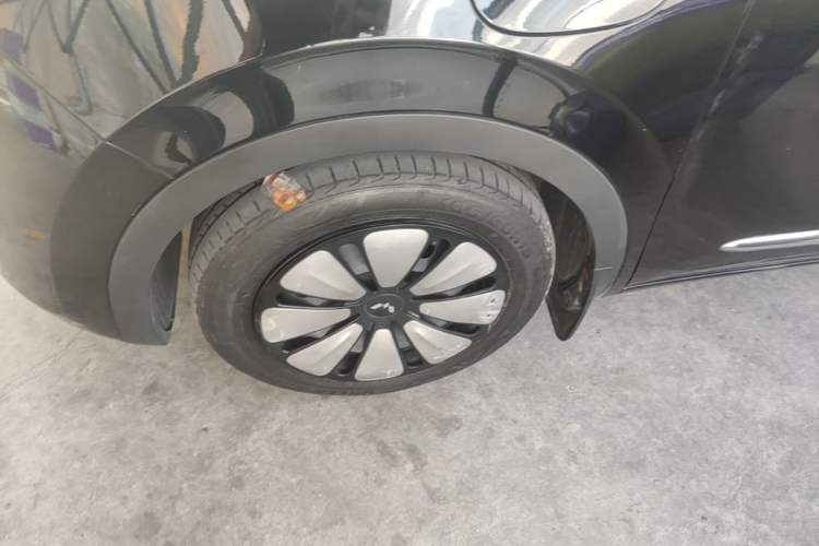 Used Wuling Bingo 2023 333 km Lingxi Connected Version Left Front Wheel Hub