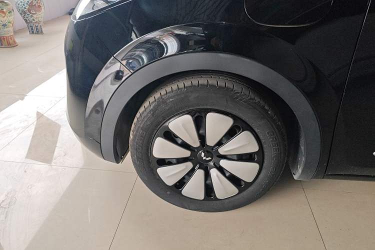 Used Wuling Bingo 2023 333 km Lingxi Connected Version Left Front Wheel Hub